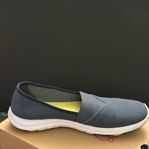 Women’s LL Bean Slip On Shoes -Size 11